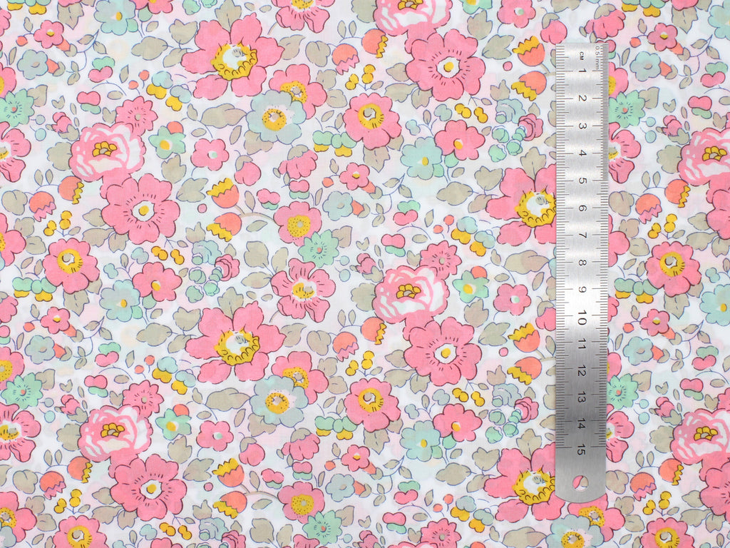 Liberty Fabrics - Betsy Q Tana Lawn™ Cotton