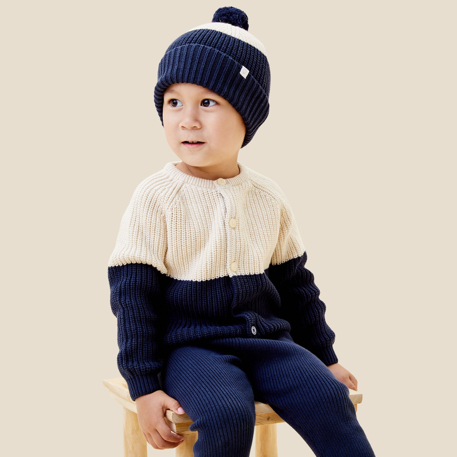 Colourblock Cardigan & Knitted Leggings Outfit