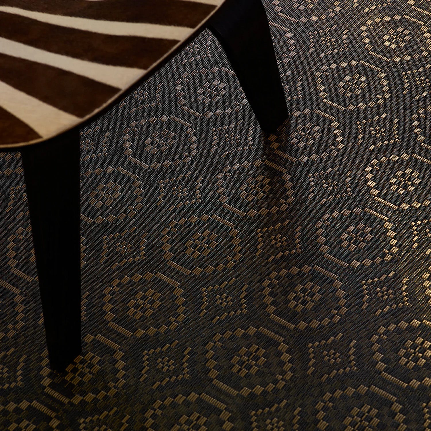 chilewich | woven floormat 183x269cm (72x106") | overshot tiger eye