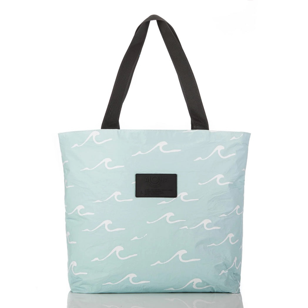 ALOHA COLLECTION - Seaside Day Tripper | White on Lemu Blue