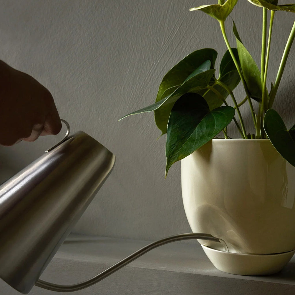 audo copenhagen (menu) | hydrous planter 20cm | ashen