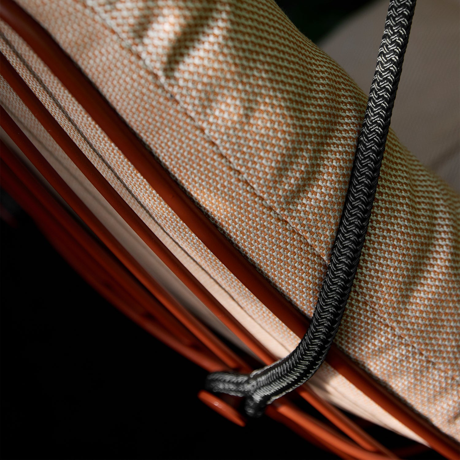 freifrau | leyasol outdoor sun lounger swing seat | lopi fabric + steel bronze glaze frame