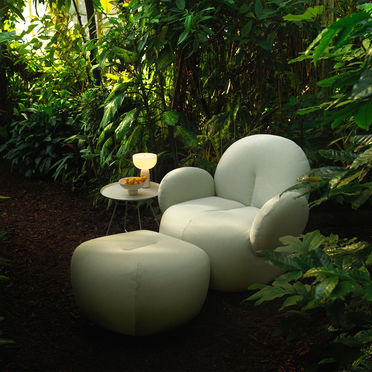 freifrau | nana outdoor love seat | lopi fabric