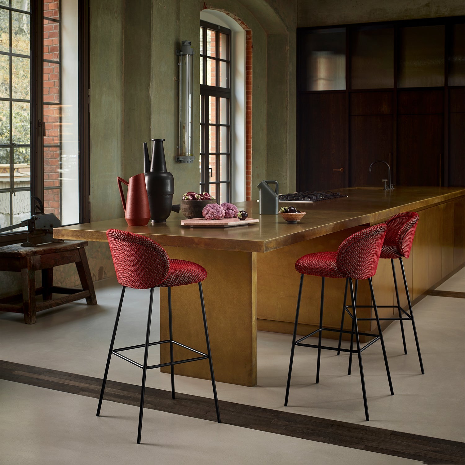 freifrau | ona kitchen stool 65cm | maple 732 + steel bronze glaze frame