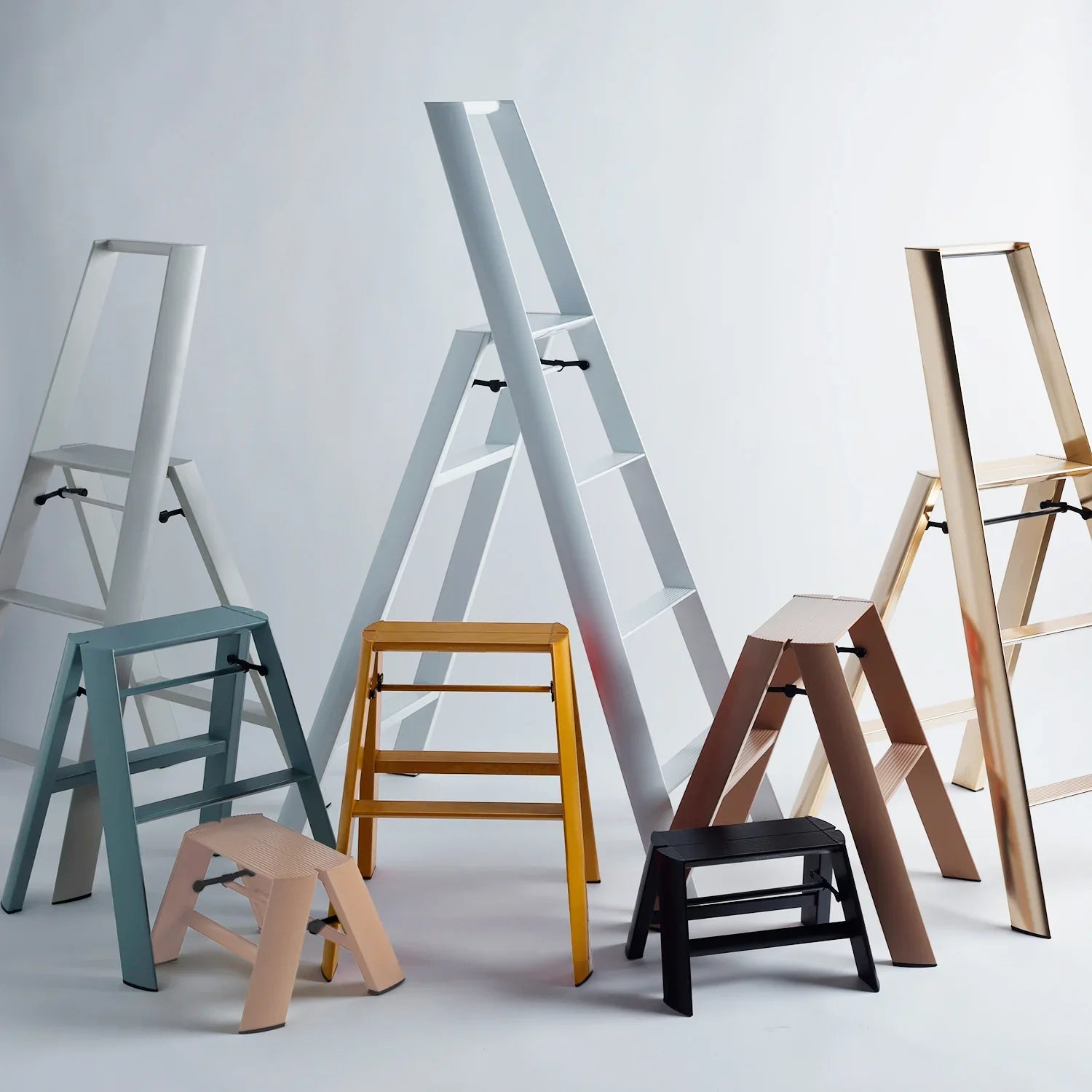 hasegawa | lucano 2 step ladder | red