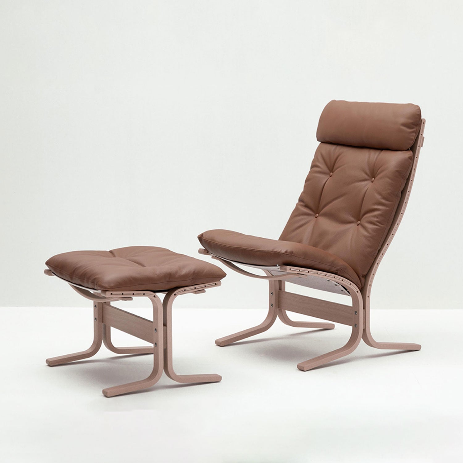 hjelle | siesta classic 304 footstool | oak + rustical tan leather