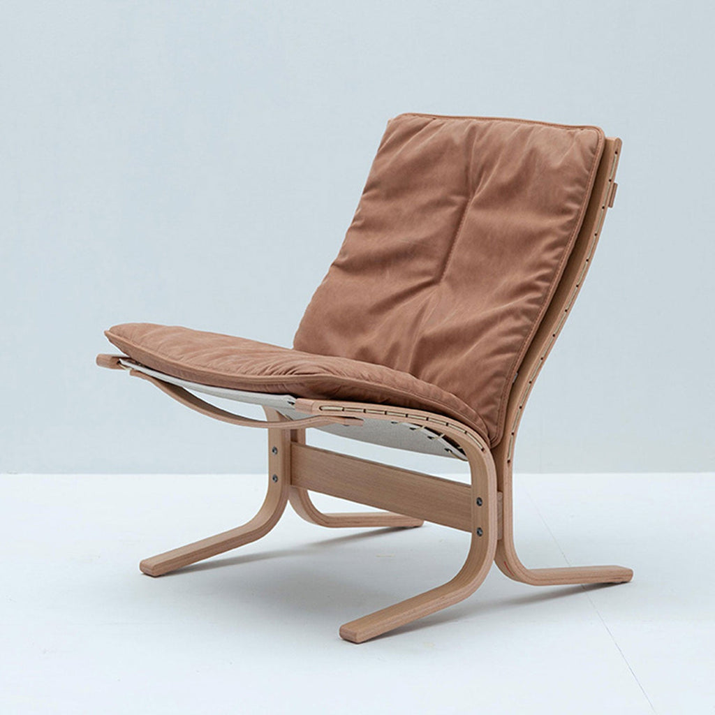 hjelle | siesta fiora 307 chair | low back | oak + dunes 21004 leather
