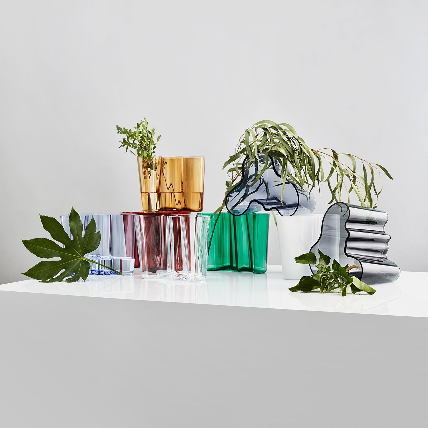 iittala | aalto savoy vase | cranberry 16cm