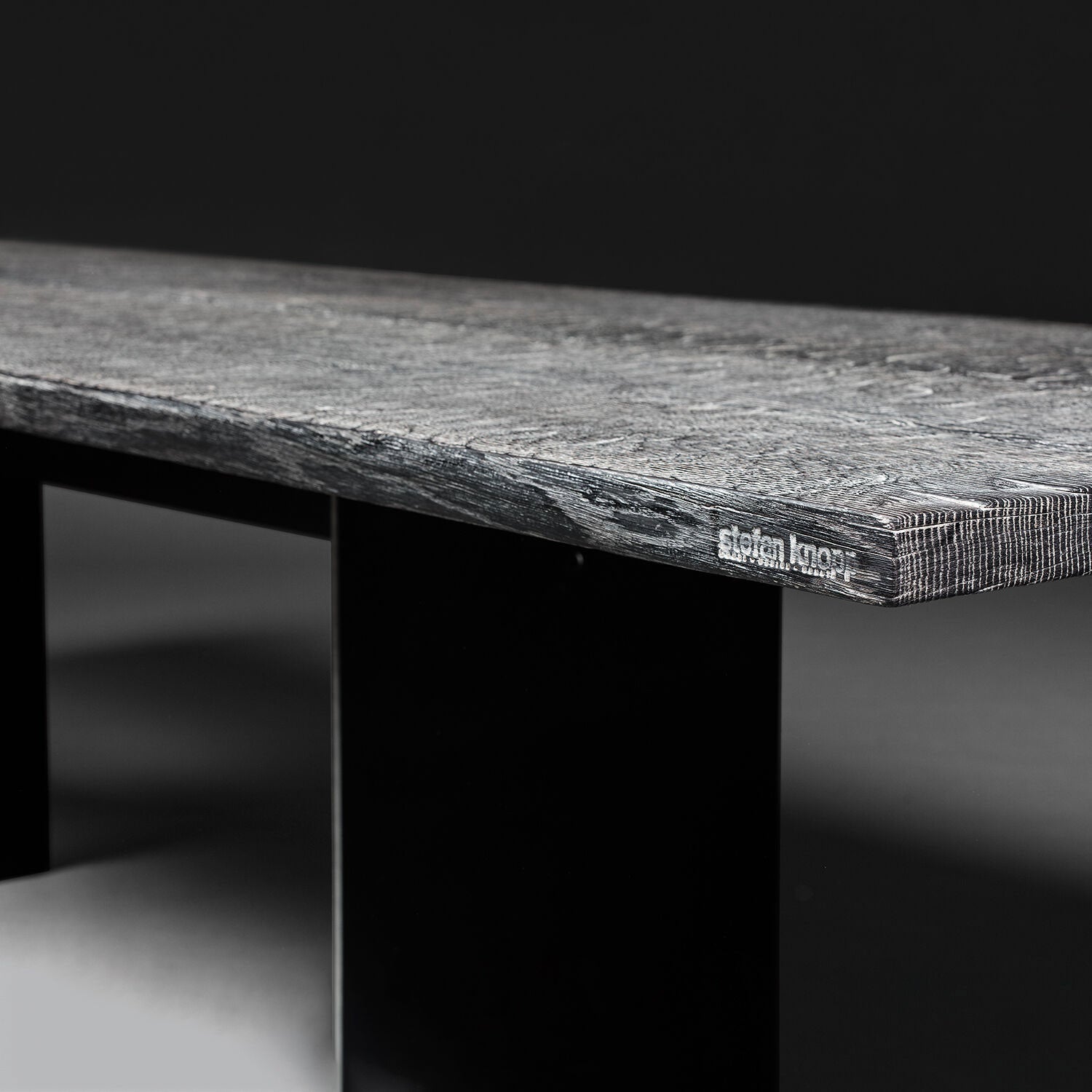 janua | sk 08 butterfly table | charburned oak grey shade + black base 300x100cm