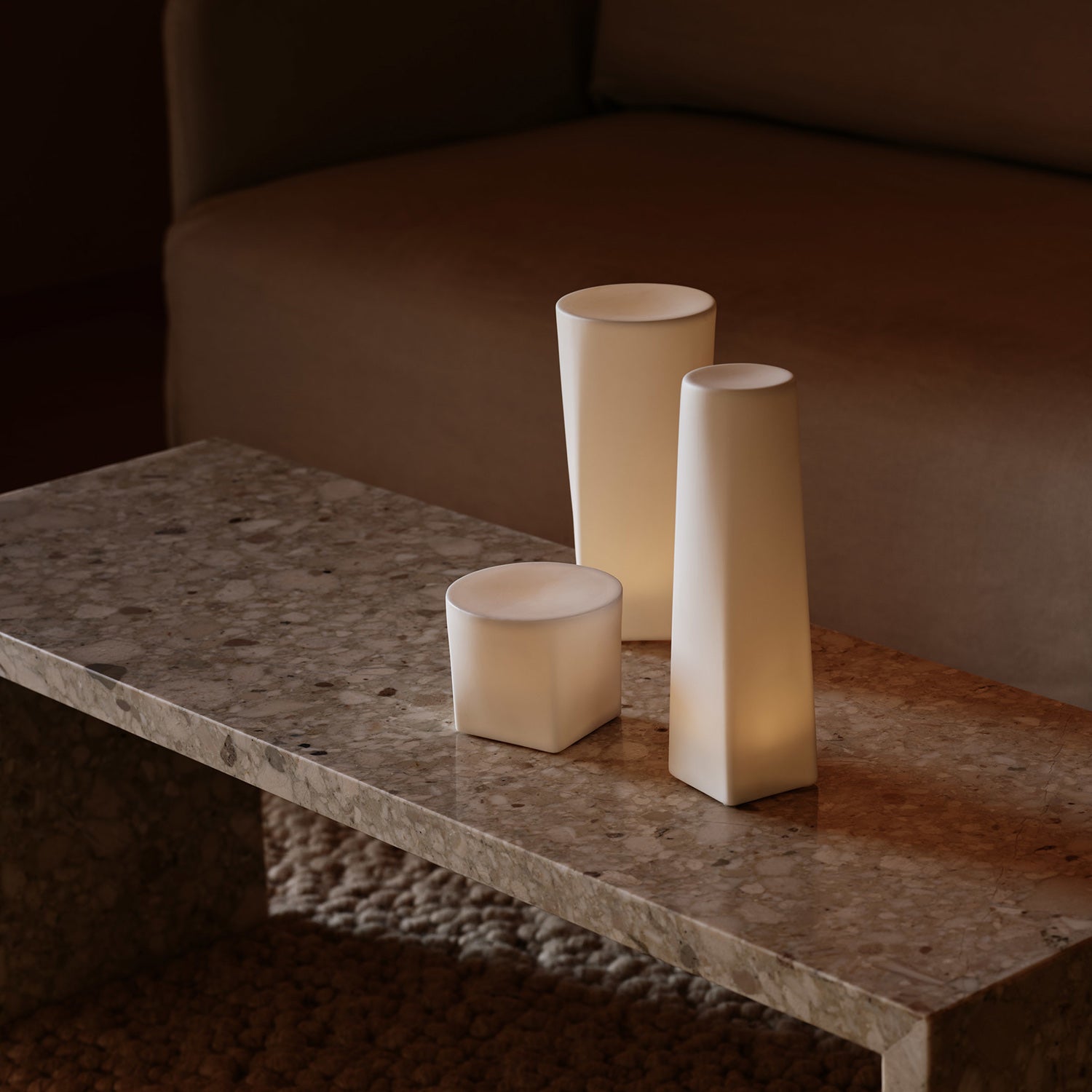 audo copenhagen (menu) | plinth bridge | kunis breccia stone