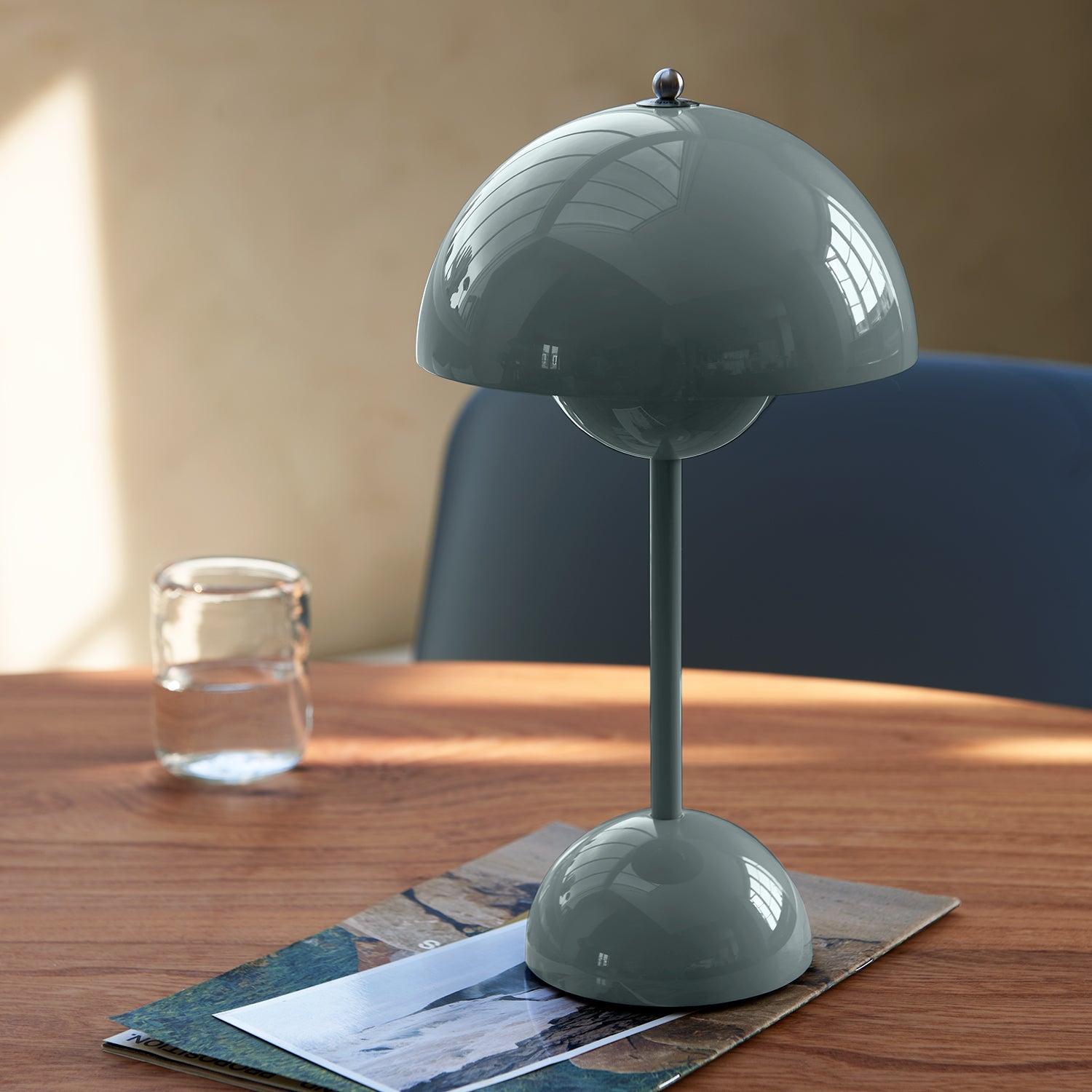 &tradition | flowerpot VP9 portable lamp | stone blue