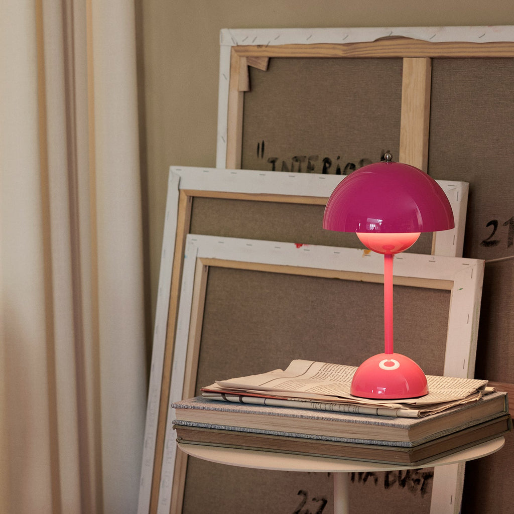 &tradition | flowerpot VP9 portable lamp | tangy pink